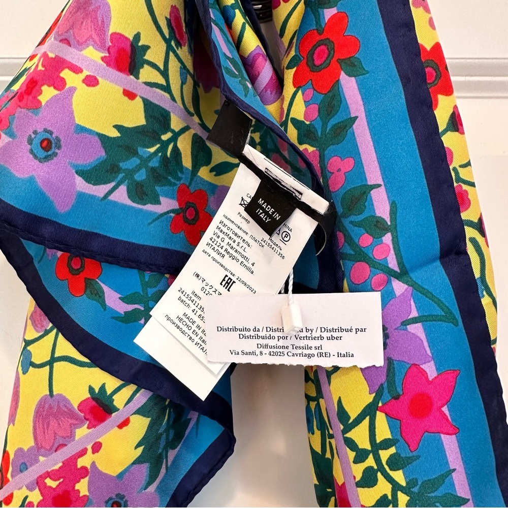 SOLD! NWOT Max Mara Weekend Label-cut Printed Silk Twin Scarf Sz:67*67cm - Picture 10 of 16